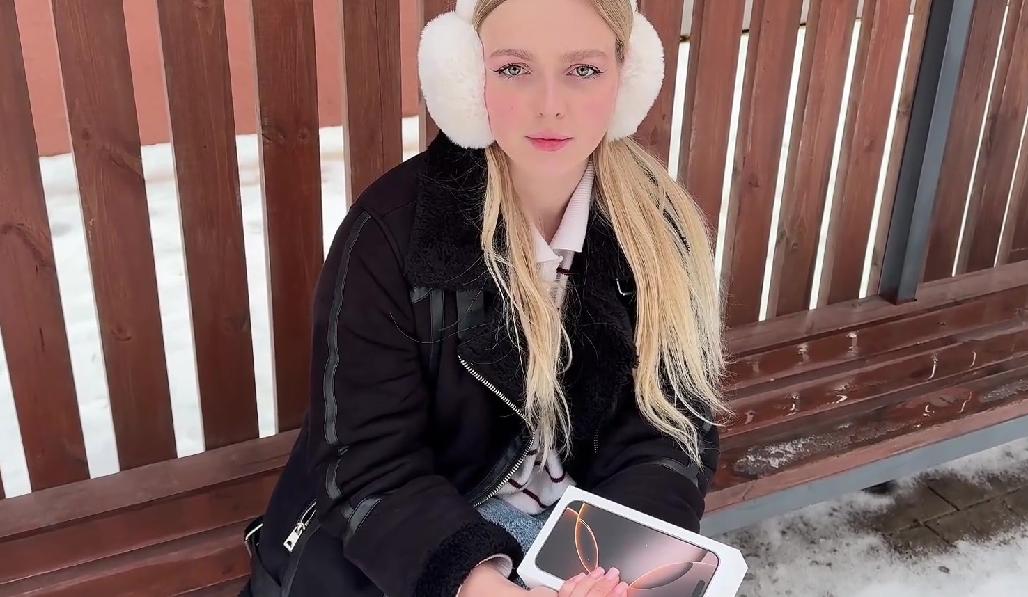 Image A stranger was tricked into having sex with a new iPhone 16 Pro Max